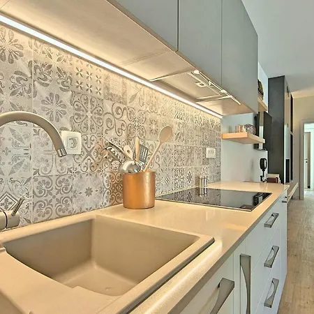 Lori Holiday home
