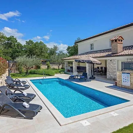 Holiday home Lori Porec