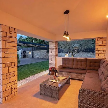 Lori Holiday home *