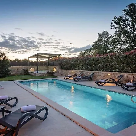 Holiday home Lori Porec