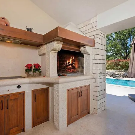 Lori Holiday home *